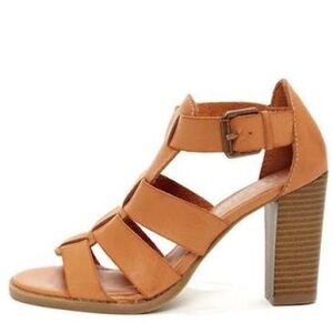 Report “Rebecka” block heel leather Sandals size 8